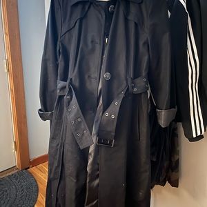 Lightweight trench coat